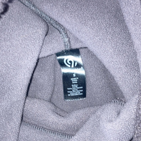 Gray fluffy sweatshirt - Picture 2 of 3